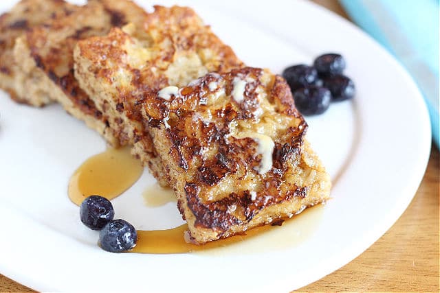 Healthy French toast made from whole rolled oats