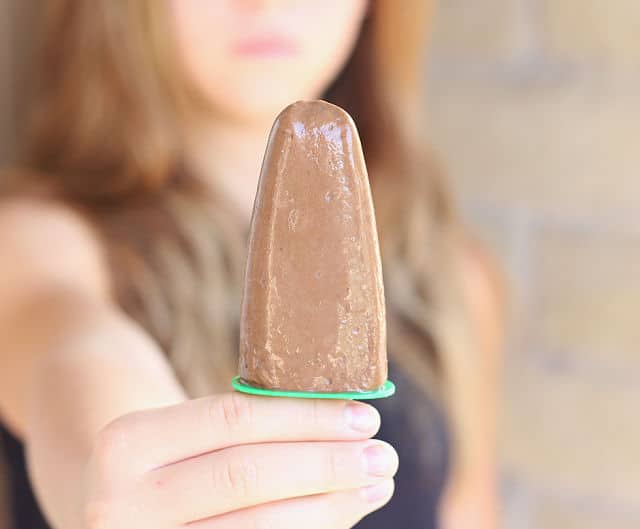 Chocolate pudding pops with avocado and cocoa