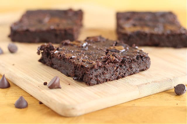 Brownies made with black beans and maple syrup