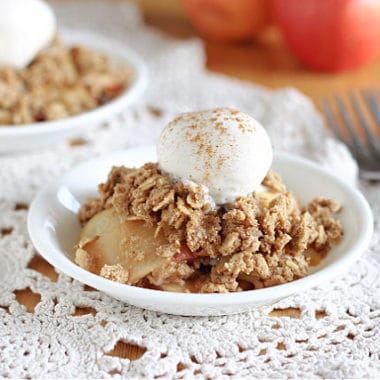 Healthy apple crumble without nuts
