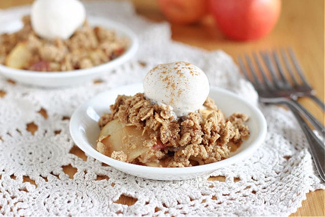 Healthy apple crumble without nuts