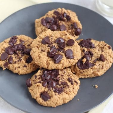 Sugar-free chocolate chip cookies with chickpeas