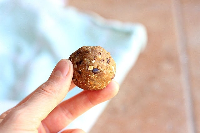 Peanut Butter Quinoa Energy Balls 4