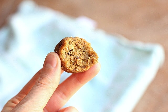 Peanut Butter Quinoa Energy Balls 5