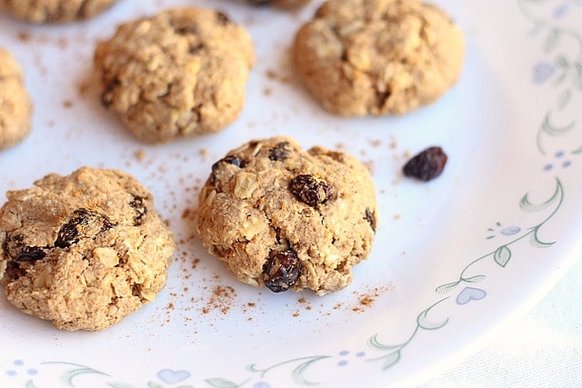 Healthy Oatmeal Raisin Cookies (Low Sugar)