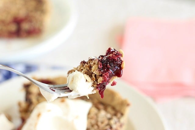 Berry pie made with coconut oil