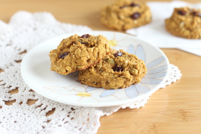 Low sugar breakfast cookies made with oats and pumpkin