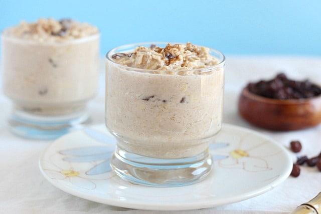 Vegan cinnamon overnight oatmeal