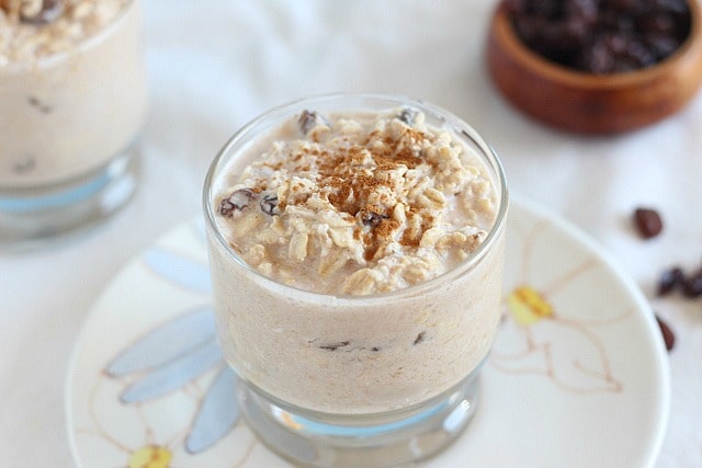 Overnight oats with raisins