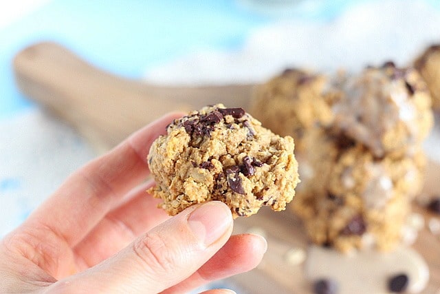 Oat flour chocolate chip cookies that are egg-free