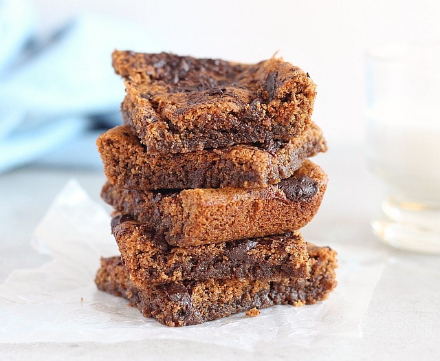 Low sugar almond butter blondies