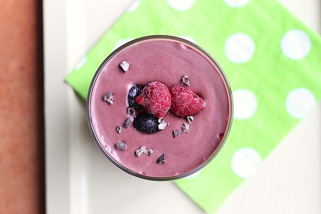 Banana-free smoothie recipe with berries