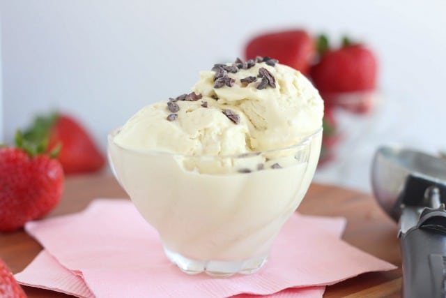 Dairy-free vanilla ice cream with honey