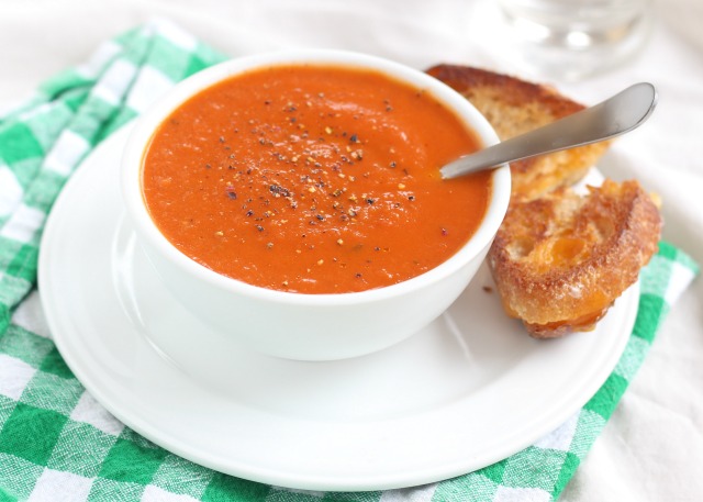 Healthy tomato soup made without cream