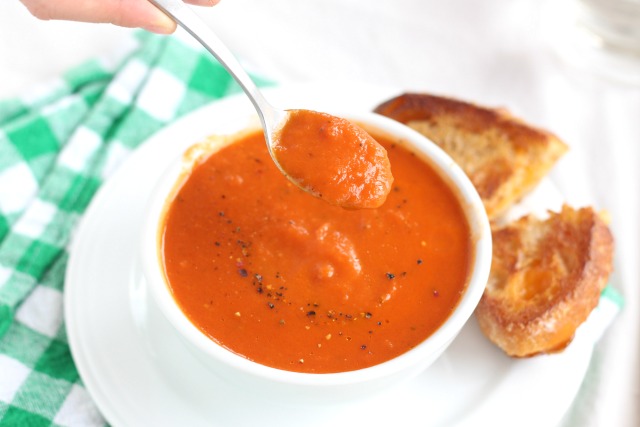 Easy dairy-free tomato soup 