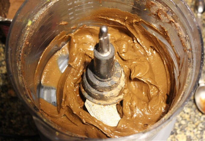 Avocado chocolate frosting in a blender.