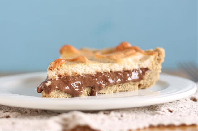 Chocolate meringue pie with tapioca starch and eggs