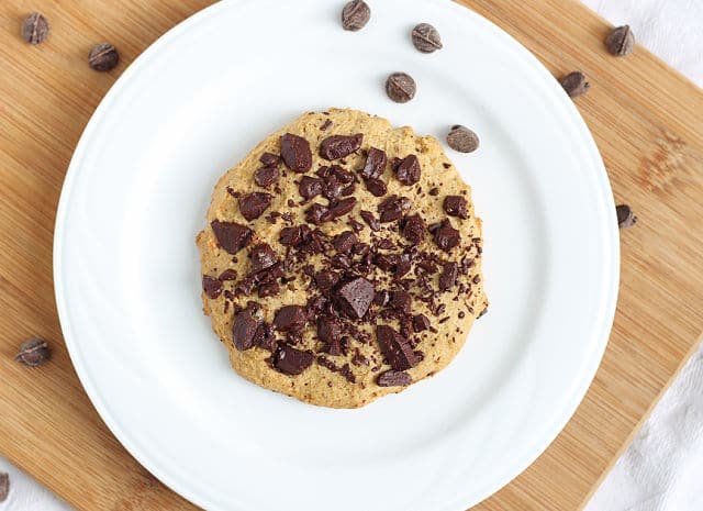 Sugar-free cookie for one on a plate